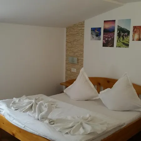 Pensiunea Acasa La Moieciu Guest house *